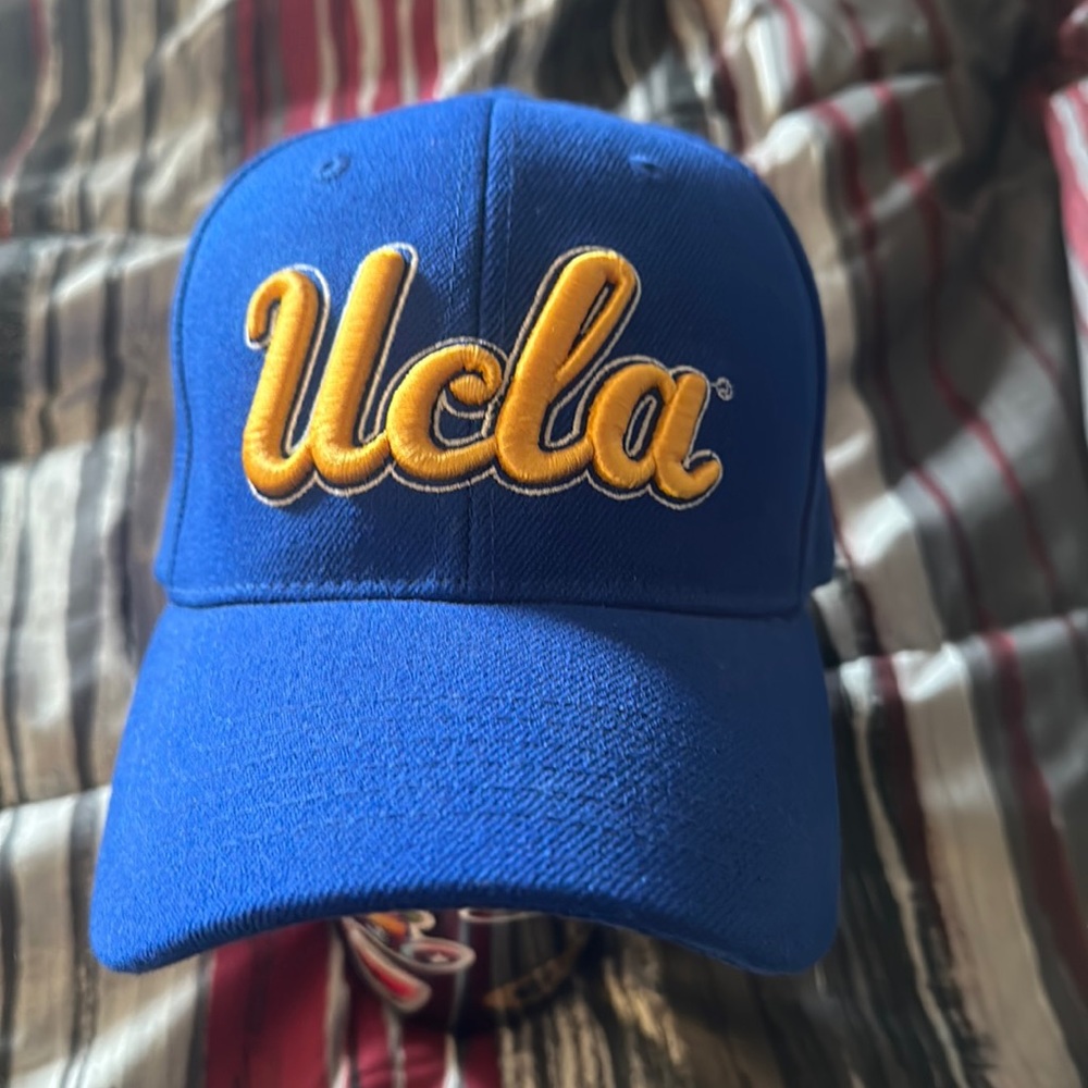 UCLA fitted hat size 6 3/4